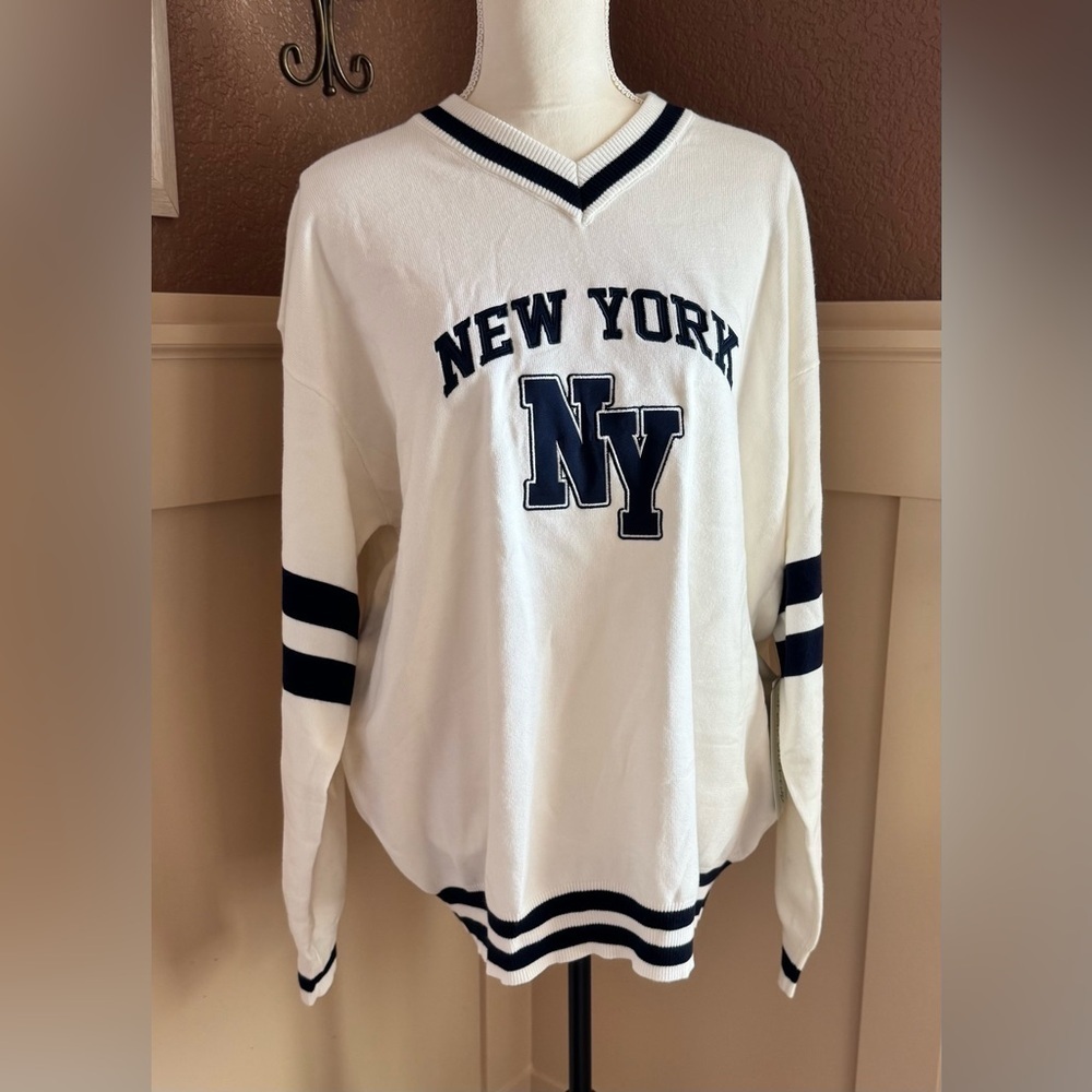 Classic New York V-Neck Sweater - White and Navy Blue NWT